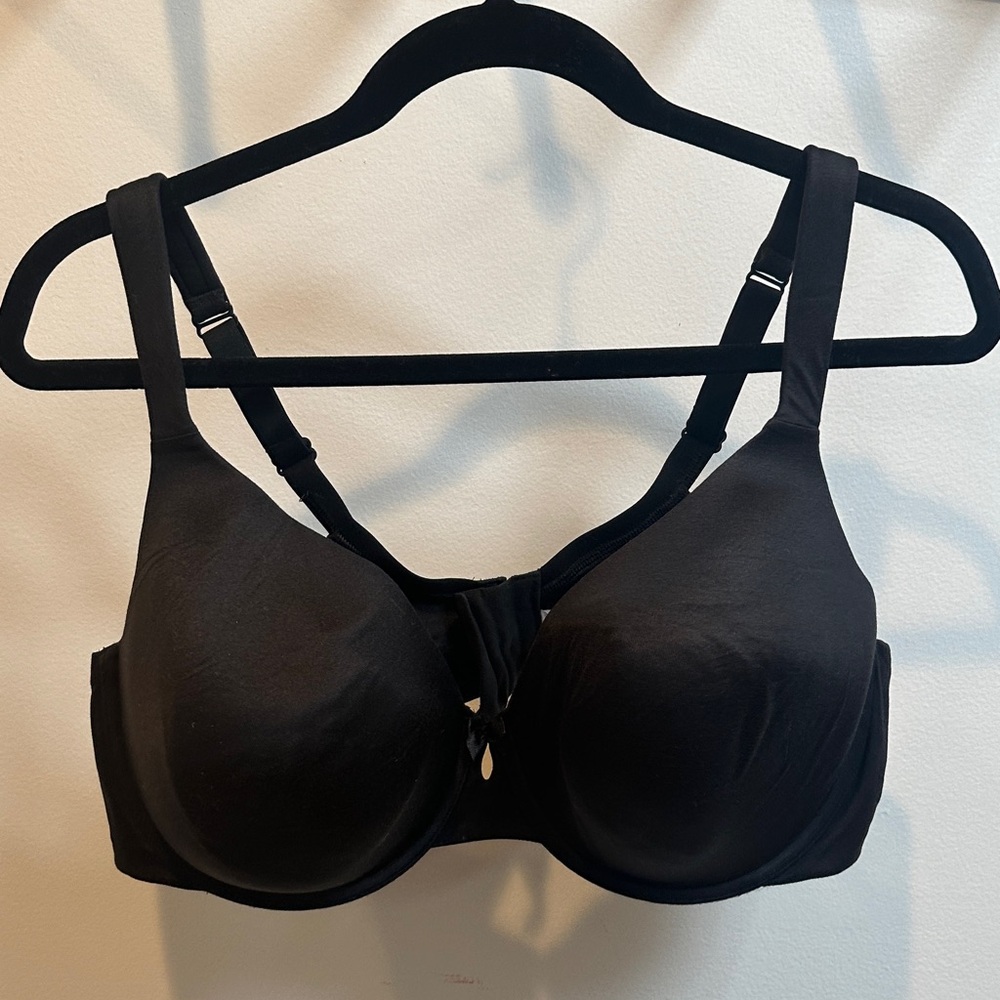 Cacique Black Full Coverage Underwire Bra 44D Smooth Molded Cups Adjust Straps